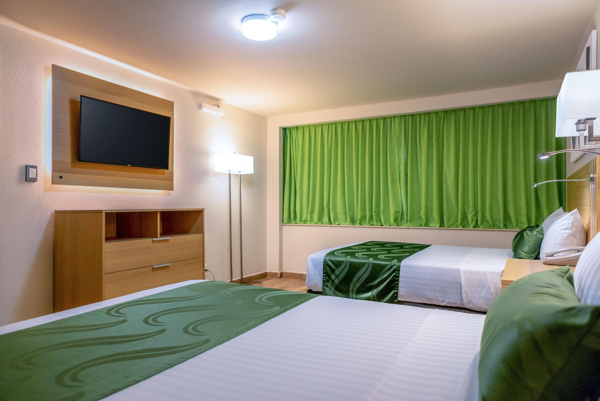 퀄리티 인 파추카 호텔 Pachuca 외부 사진 A typical hotel room at the hotel