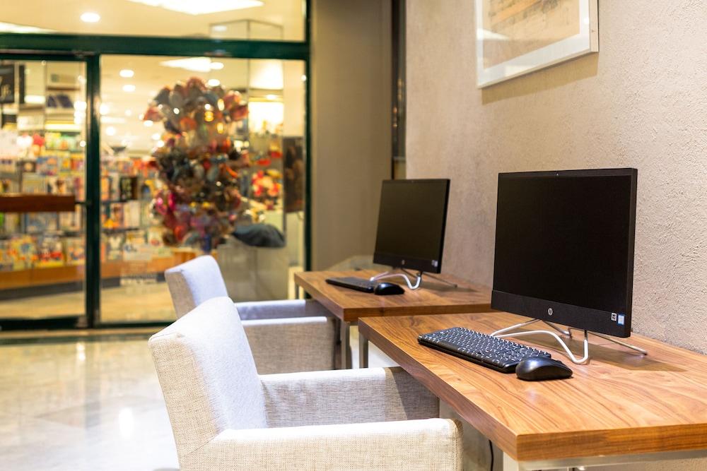 퀄리티 인 파추카 호텔 Pachuca 외부 사진 Computers in a hotel