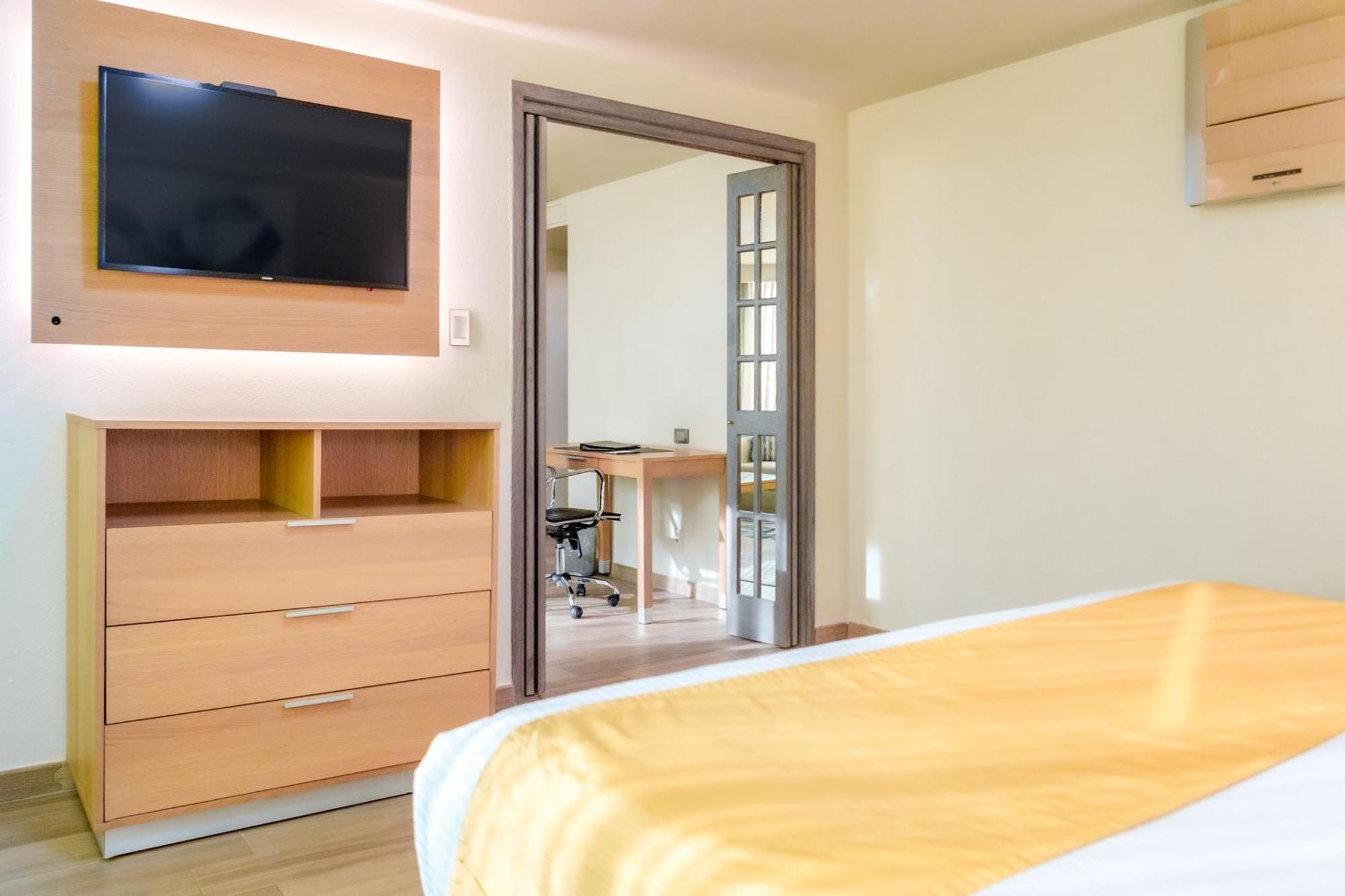 퀄리티 인 파추카 호텔 Pachuca 외부 사진 A room at the hotel