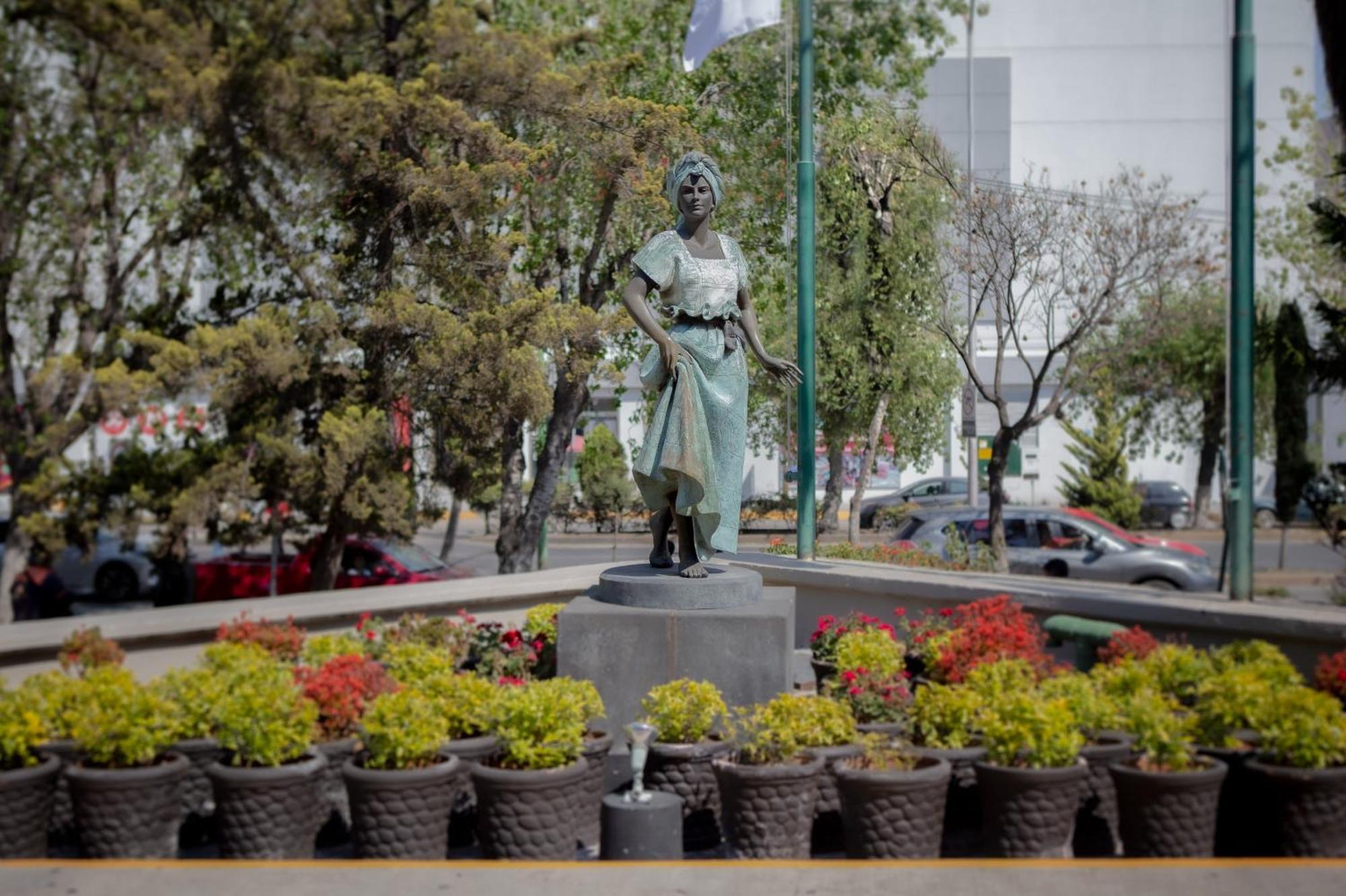 퀄리티 인 파추카 호텔 Pachuca 외부 사진 Statue of the Virgin Mary