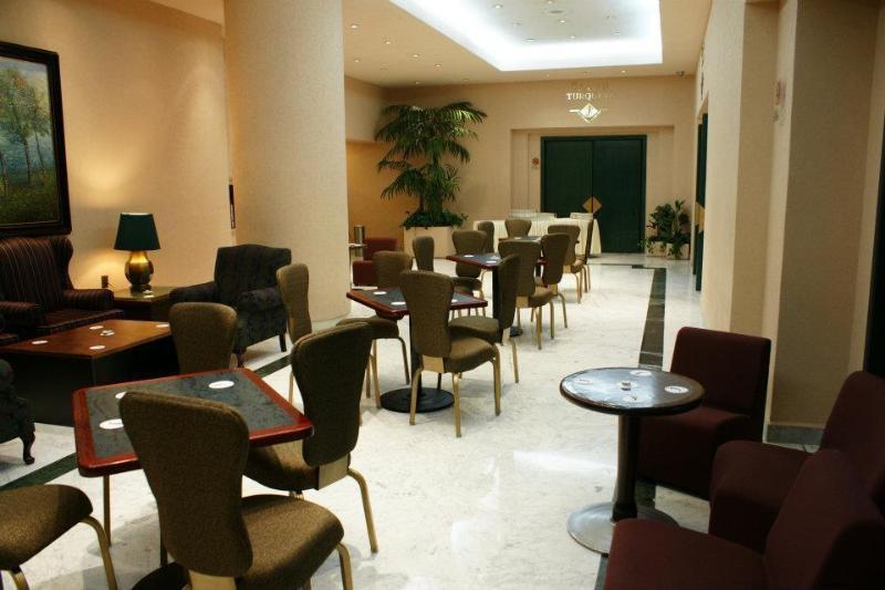 퀄리티 인 파추카 호텔 Pachuca 외부 사진 The lounge at the airport